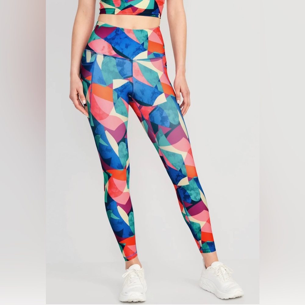 Old Navy 7/8 Leggings Size Medium.
